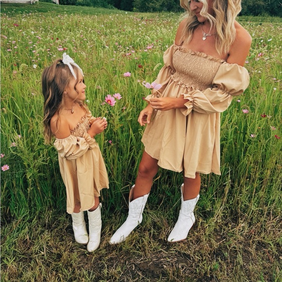 Bailey’s blossoms dress - Picture 3 of 3